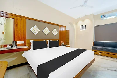 Super Hotel O Broadway Ernakulam