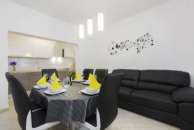 Villa in Grebatica mit Pool