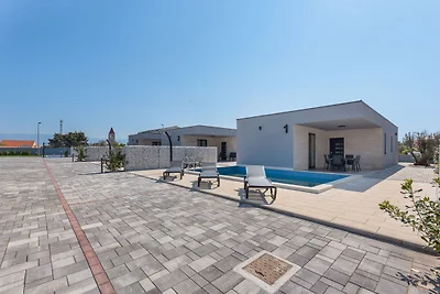 Premium Ferienhaus in Vir mit Sauna