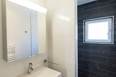 Luxuriöses Ferienhaus mit 2 Bädern, 1,5 km vo...