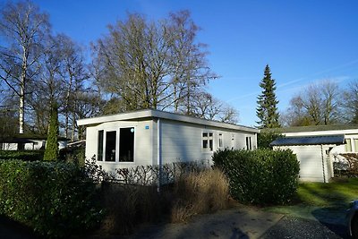 Fijn chalet op een vakantiepark, grenzend aan...