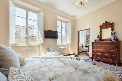 Zentrale und praktische Wohnung in Lucca