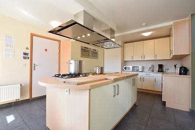Großzügiges Ferienhaus mit Sauna in Rendeux