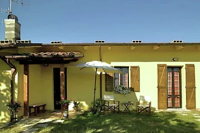 Gemütlicher Bauernhof in Cagli in Hügelnähe