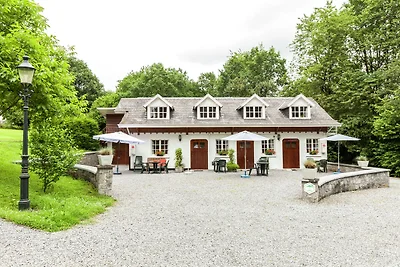 Modernes Appartement in Bohon auf einem...