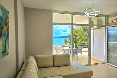 Apartment in Saranda with Stunning Sea Views