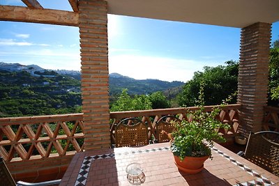 Villa moderna a Frigiliana con piscina...