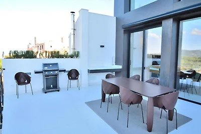 Villa in Buger mit Dachterrasse, Pool und...