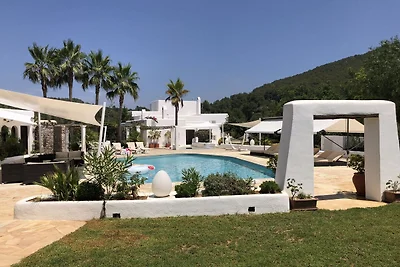 Gemütliches Landhaus mit privatem Pool