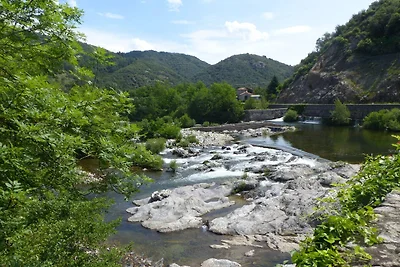 Ruhiges Ferienhaus mit Pool in der Ardèche