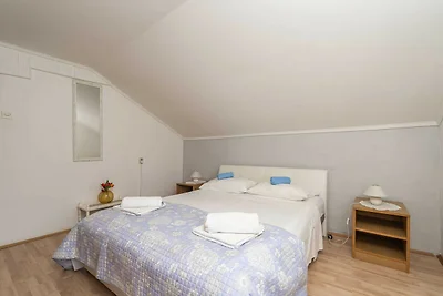 Villa Desin - Three Bedroom Apartment with Te...