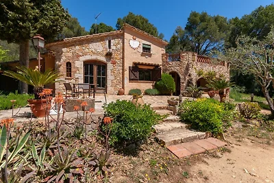 Villa a Palafrugell con giardino