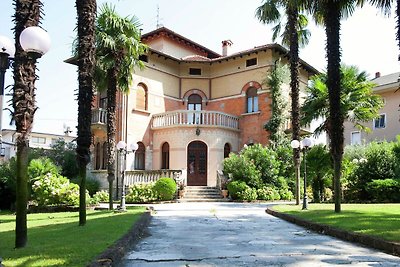 Exquisite Villa in Desenzano Del Garda am See