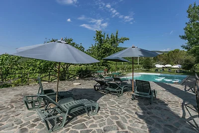 Autentico agriturismo con piscina
