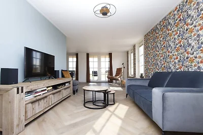 Villa in Hippolytushoef mit Terrasse