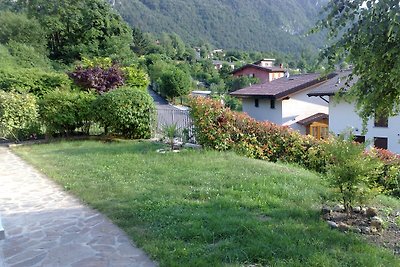 Modernes Ferienhaus in Idro (Lombardei)