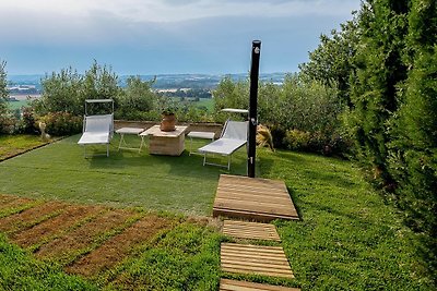 Elegante Villa con piscina e giardino privati