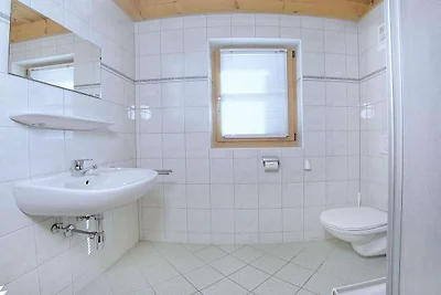 Ruhiges Chalet mit Swimmingpool in...