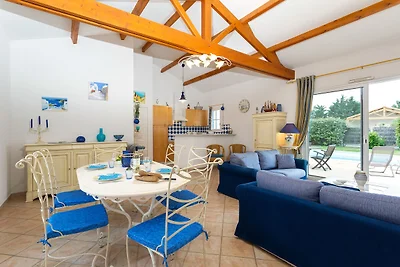 Luxuriöse Villa nur 3,5 km vom Strand...