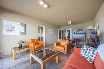 Appartement met een mooi terras en zeezicht