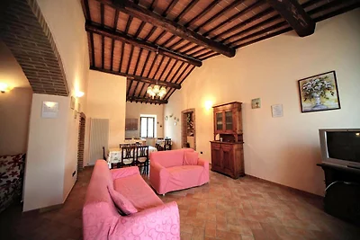 Schönes Bauernhaus in Asciano mit Schwimmbad