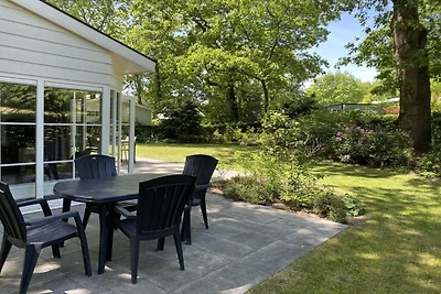 Chalet mit Terrasse in Seenähe