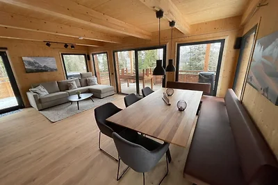 Luxuriöses Chalet mit Außen-Whirlpool