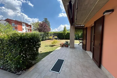 Bella villa con piscina e giardino
