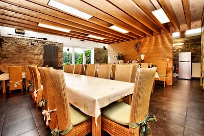 Schönes Ferienhaus in Amel mit Sauna