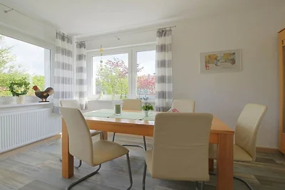 Sperling im Haus Tanneneck