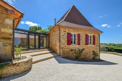Spaziosa casa ristrutturata a Périgourdine