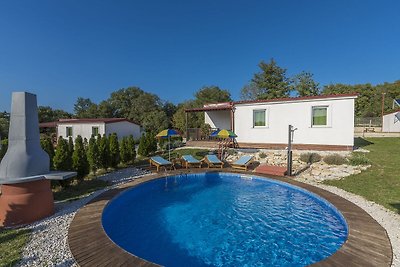 Ferienhaus mit privatem Pool für 6-8 Personen...