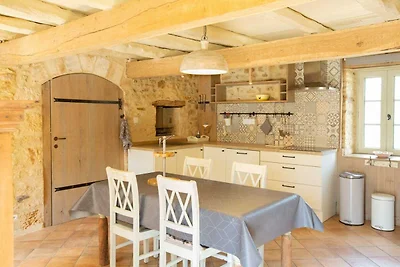 Casa vacanze rustica a Loubejac con jacuzzi