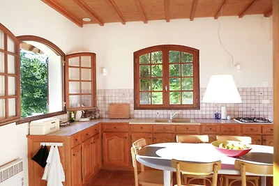 Schöne Villa in La Coquille mit Swimmingpool