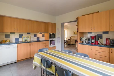 Moderna casa vacanze con piscina