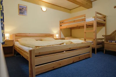 Geräumiges Ferienhaus in Rudnik mit privatem...