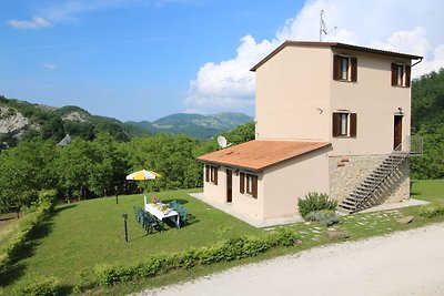 Schönes Ferienhaus in Apecchio mit Pool