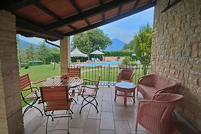 Geräumiges Ferienhaus in Cagli mit Pool