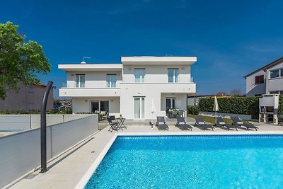 Komfortable Villa mit privatem Pool
