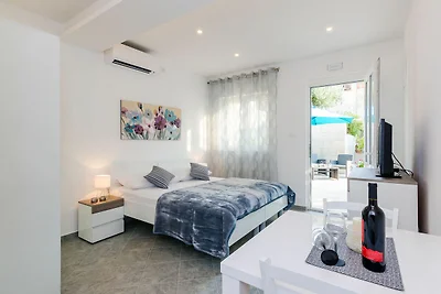 Apartments  L&M - Studio Apartment with Terra...