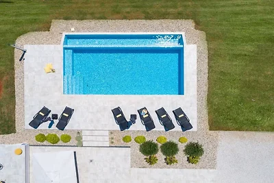 Villa in Vižinada mit Schwimmbecken