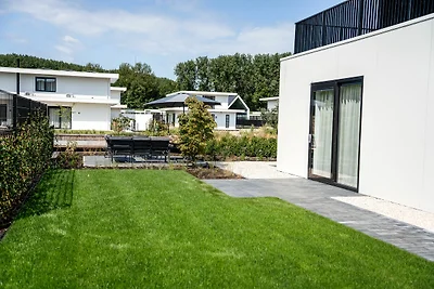 Villa con giardino e molo vicino a Harderwijk