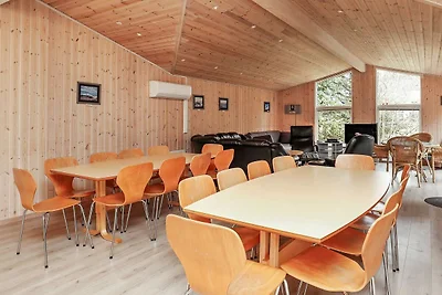 20 Personen Ferienhaus in Øster Assels