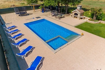 Ferienhaus in Imotski mit Schwimmbecken