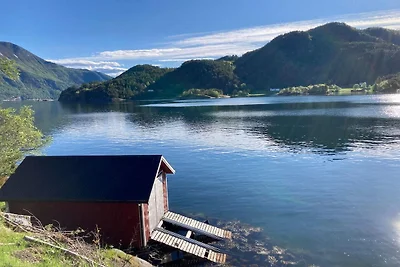 8 Personen Ferienhaus in Halsanaustan-By...