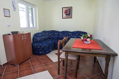 One Bedroom Apartment with Garden 3