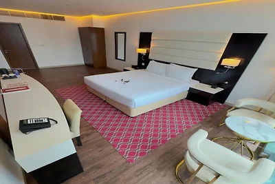 Camere Club King Sheikh Zayed Road