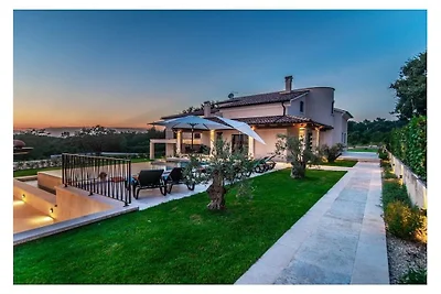 Villa in Svetvinčenat mit Schwimmbecken