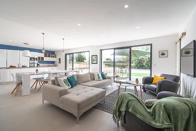 Villa contemporanea con piscina privata