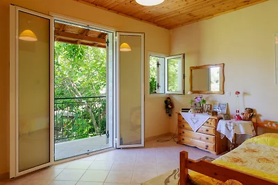 Casa vacanze isolata a Kalavrouza con vista s...
